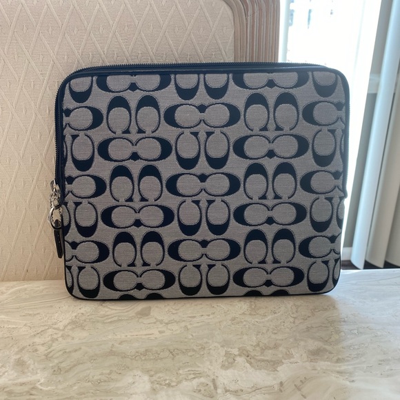COACH Signature C Padded Tablet/IPad Sleeve - Picture 2 of 4